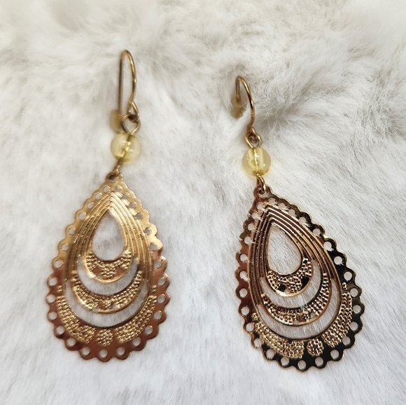 NWOT Drop Earrings with bead - Picture 6 of 6